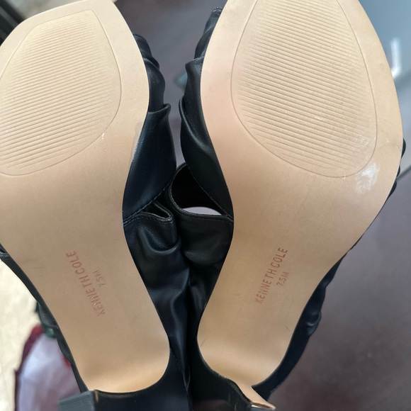 NWOT - KennethCole Heels - Picture 2 of 7